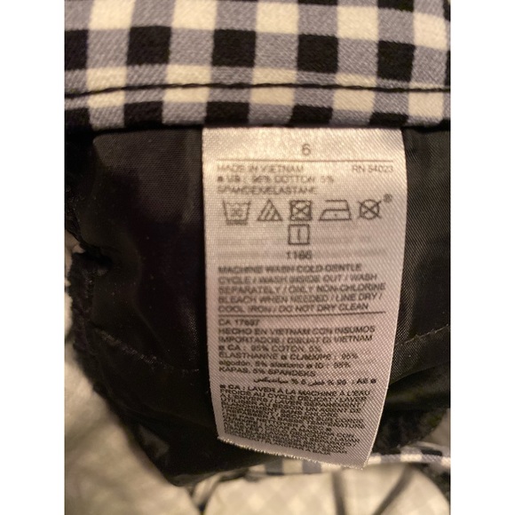 Old Navy Gingham Pixie Pants - Picture 3 of 3